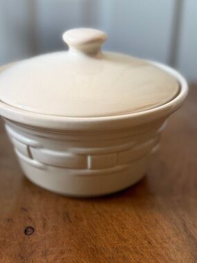 Longaberger Pottery Woven Traditions Ivory 6" Small Bowl w/Lid Covered Dish USA